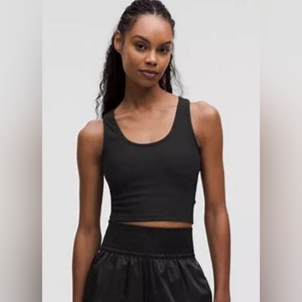 lululemon a Black Scoop-Neck Cropped Tank
